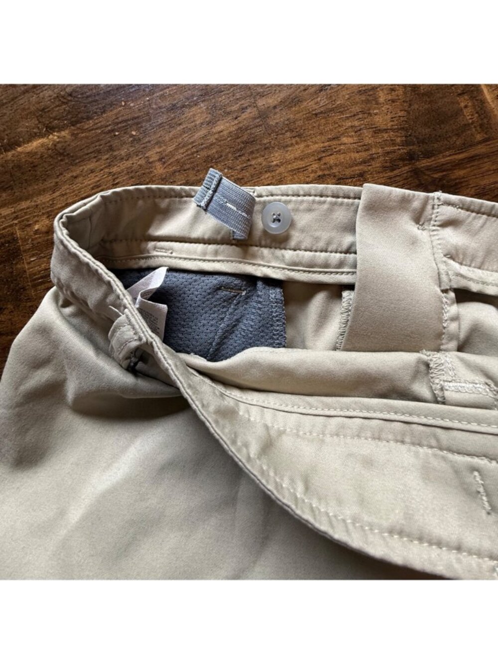 Boys Under Armour Tan Chino Flat Front Casual Shorts Youth Large - Picture 4 of 4